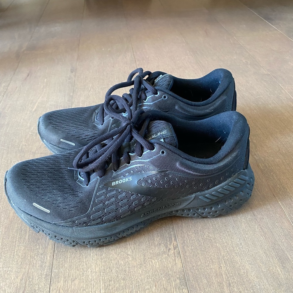 Brooks Adrenaline GTS size 8